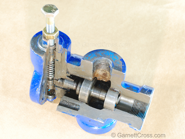 Oil Hydraulics Relief Valve cross section - Vickers valve.